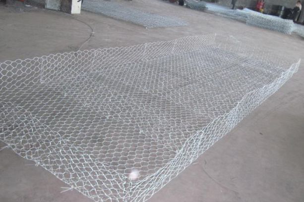 雷諾護(hù)墊施工中的組裝和應(yīng)用