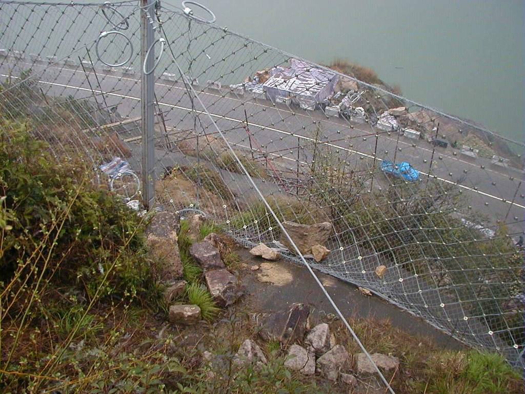 被動落石防護(hù)網(wǎng)的防護(hù)作用是什么 被動落石防護(hù)網(wǎng)的防護(hù)作用是什么