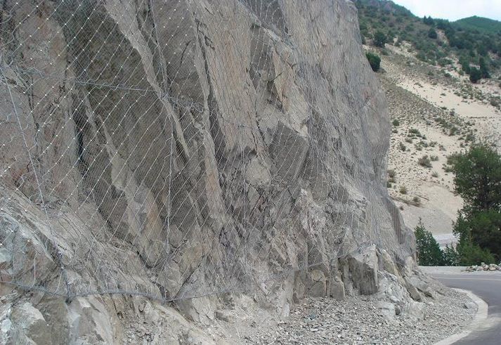 落石防護網(wǎng)施工時注意幾個要點