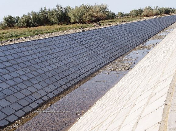 雷諾護(hù)墊在護(hù)岸護(hù)坡中的作用 雷諾護(hù)墊在護(hù)岸護(hù)坡中的作用