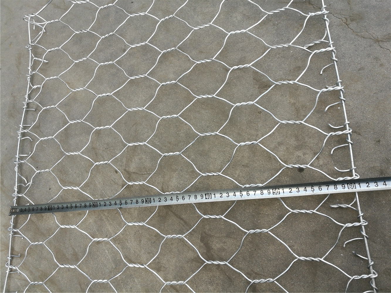 綠色生態(tài)雷諾護(hù)墊的生產(chǎn)加工工藝 綠色生態(tài)雷諾護(hù)墊的生產(chǎn)加工工藝