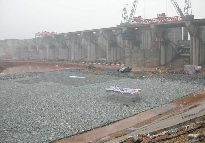 雷諾護(hù)墊封蓋后頂部易填滿