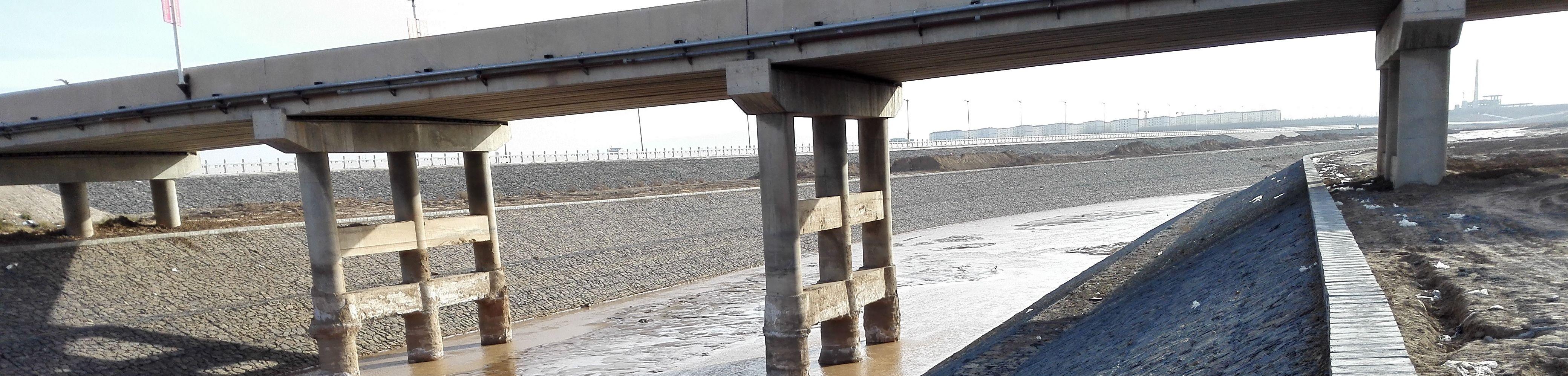 鉛絲石籠網(wǎng)在橋梁工程中的使用優(yōu)勢 鉛絲石籠網(wǎng)在橋梁工程中的使用優(yōu)勢